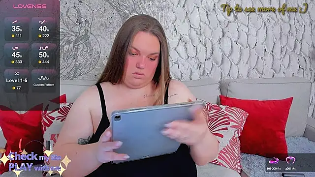 Snapshot of _MarryGirl_ chatting on February 14, 2025, 10:14 pm  MarryGirl  online show from February 14, 2025, 10:14 pm