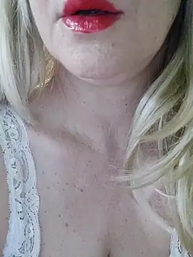 Snapshot of Vivian115 chatting on April 8, 2026, 5:47 pm Vivian115 online show from April 8, 2026, 5:47 pm