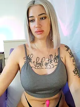 Snapshot of Fuck-Gina chatting on May 23, 2026, 5:17 am Fuck-Gina online show from May 23, 2026, 5:17 am