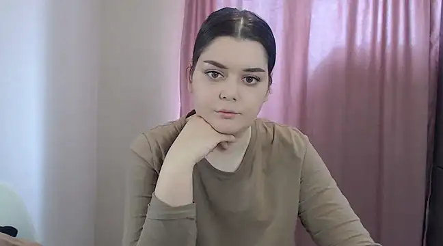 Snapshot of ohhhMie chatting on March 11, 2025, 7:35 am ohhhMie online show from March 11, 2025, 7:35 am