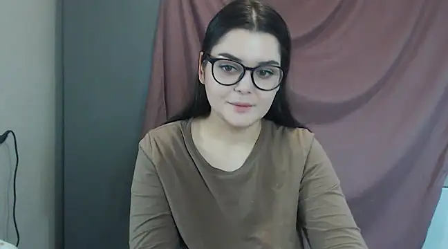 Snapshot of ohhhMie chatting on February 6, 2025, 9:38 pm ohhhMie online show from February 6, 2025, 9:38 pm