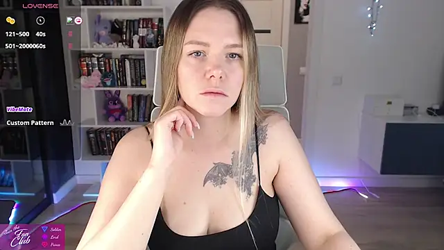 Snapshot of Emma_Bryan chatting on April 3, 2026, 6:58 pm Emma Bryan online show from April 3, 2026, 6:58 pm