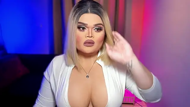 Snapshot of KarolinaThompson chatting on March 9, 2025, 7:12 am KarolinaThompson online show from March 9, 2025, 7:12 am