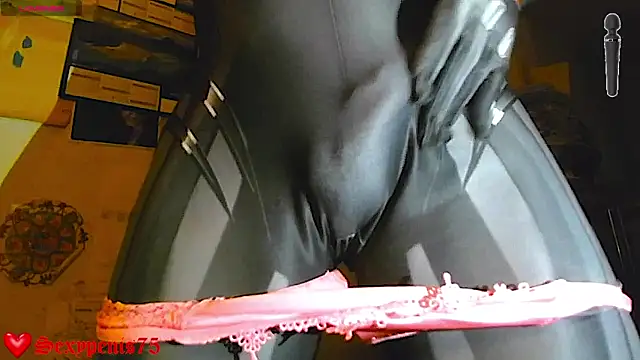 Snapshot of sexypenis75 chatting on April 10, 2026, 6:15 pm sexypenis75 online show from April 10, 2026, 6:15 pm