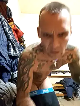 Snapshot of rus333 chatting on December 7, 2024, 2:47 am rus333 online show from December 7, 2024, 2:47 am