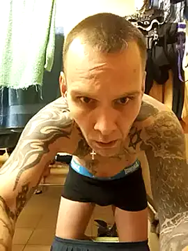 Snapshot of rus333 chatting on January 7, 2025, 12:03 am rus333 online show from January 7, 2025, 12:03 am