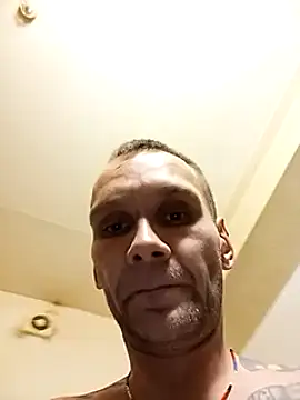 Snapshot of rus333 chatting on December 9, 2024, 12:45 am rus333 online show from December 9, 2024, 12:45 am