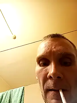 Snapshot of rus333 chatting on January 7, 2025, 11:45 pm rus333 online show from January 7, 2025, 11:45 pm