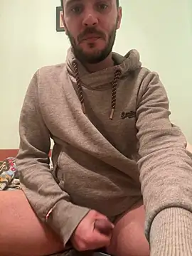 Snapshot of AlexandruUK chatting on January 15, 2026, 8:18 am AlexandruUK online show from January 15, 2026, 8:18 am