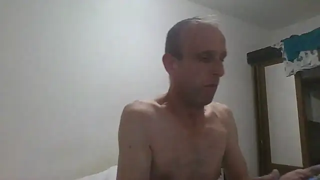 Snapshot of Hunzi123 chatting on July 6, 2026, 12:17 am Hunzi123 online show from July 6, 2026, 12:17 am