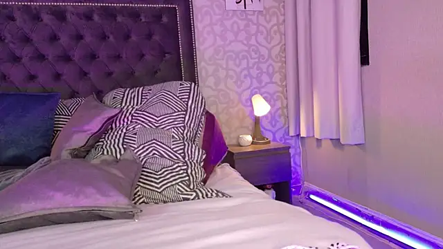 Snapshot of MariiePrice chatting on December 31, 2024, 6:05 am MariiePrice online show from December 31, 2024, 6:05 am