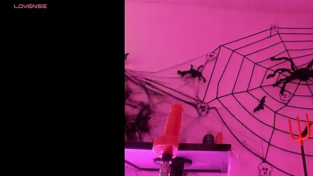 Snapshot of HadaFoster chatting on October 29, 2025, 8:41 pm HadaFoster online show from October 29, 2025, 8:41 pm