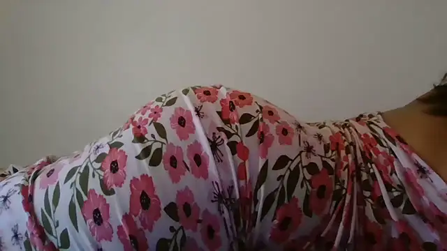 Snapshot of beautylovess chatting on November 3, 2025, 8:07 am beautylovess online show from November 3, 2025, 8:07 am