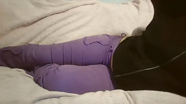 Snapshot of beautylovess chatting on October 23, 2025, 11:20 am beautylovess online show from October 23, 2025, 11:20 am