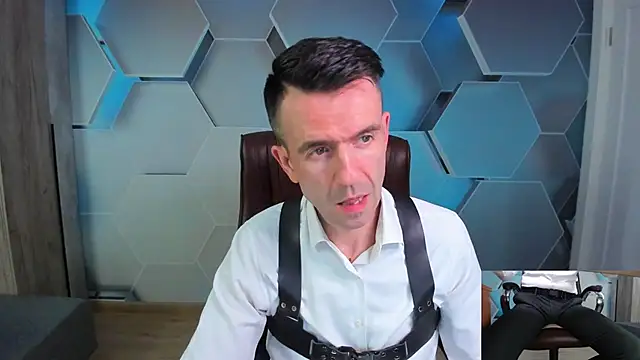 Snapshot of SteveTiger chatting on April 13, 2026, 1:37 pm SteveTiger online show from April 13, 2026, 1:37 pm