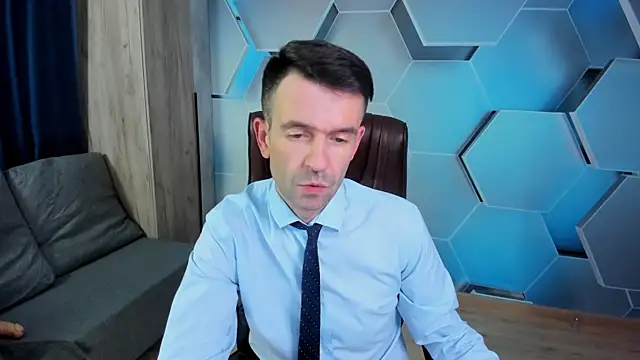 SteveTiger online show from November 13, 2025, 2:43 pm