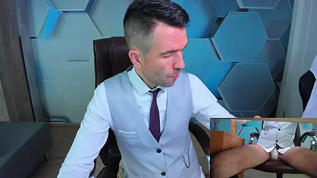 Snapshot of SteveTiger chatting on April 12, 2026, 3:10 am SteveTiger online show from April 12, 2026, 3:10 am