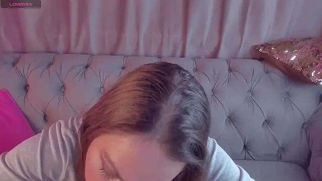 GwenCarter online show from February 5, 2025, 4:03 pm