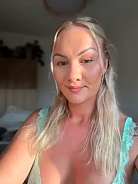 Snapshot of NastyMilf_ chatting on April 29, 2026, 6:14 pm NastyMilf online show from April 29, 2026, 6:14 pm
