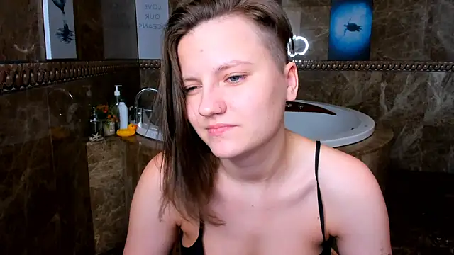 MelindaTin online show from February 21, 2025, 6:29 am