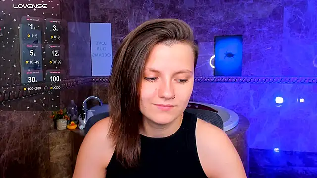 Snapshot of MelindaTin chatting on June 22, 2026, 3:25 am MelindaTin online show from June 22, 2026, 3:25 am