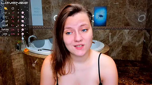 MelindaTin online show from September 25, 2025, 1:11 am