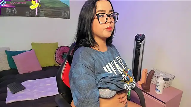 Snapshot of LillyCandy chatting on September 16, 2025, 12:55 am LillyCandy online show from September 16, 2025, 12:55 am