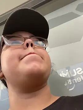 Snapshot of LillyCandy chatting on March 17, 2025, 5:38 pm LillyCandy online show from March 17, 2025, 5:38 pm