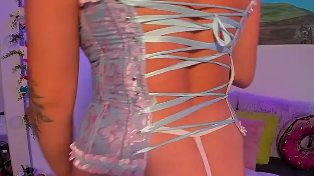 Snapshot of LillyCandy chatting on October 3, 2025, 1:20 am LillyCandy online show from October 3, 2025, 1:20 am