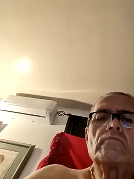 Snapshot of bobby69cock chatting on November 1, 2025, 7:24 am bobby69cock online show from November 1, 2025, 7:24 am