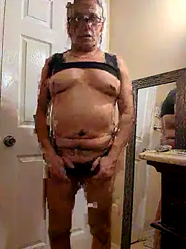 Snapshot of bobby69cock chatting on December 4, 2025, 5:39 am bobby69cock online show from December 4, 2025, 5:39 am