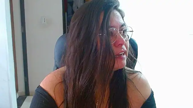 Ixchel Anaid online show from May 29, 2026, 12:11 pm
