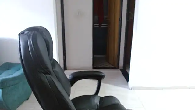 Snapshot of Ixchel_Anaid chatting on April 12, 2026, 12:30 pm Ixchel Anaid online show from April 12, 2026, 12:30 pm