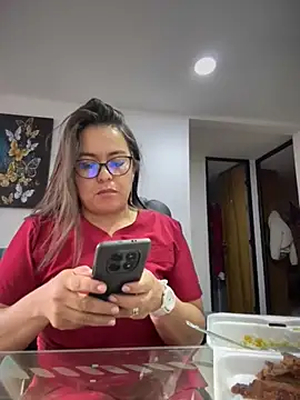 Ixchel Anaid online show from April 28, 2026, 6:34 pm