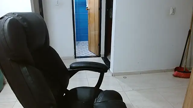 Snapshot of Ixchel_Anaid chatting on March 27, 2026, 12:06 pm Ixchel Anaid online show from March 27, 2026, 12:06 pm