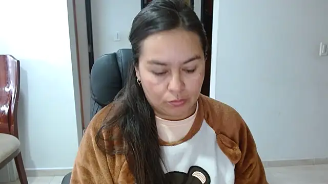 Snapshot of Ixchel_Anaid chatting on December 2, 2025, 1:13 pm Ixchel Anaid online show from December 2, 2025, 1:13 pm