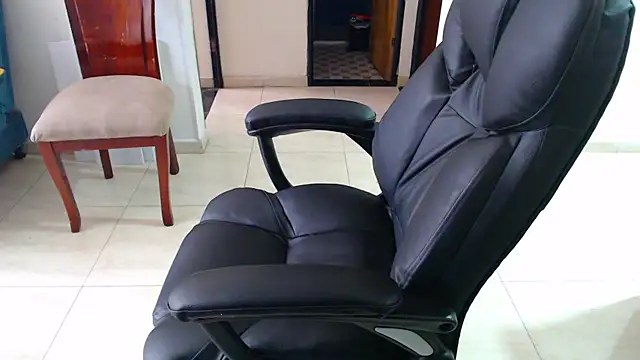 Snapshot of Ixchel_Anaid chatting on October 25, 2025, 3:23 pm Ixchel Anaid online show from October 25, 2025, 3:23 pm