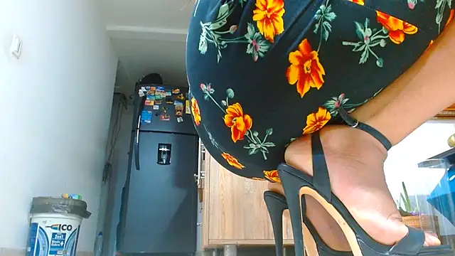 Snapshot of Ixchel_Anaid chatting on June 21, 2026, 11:43 pm Ixchel Anaid online show from June 21, 2026, 11:43 pm