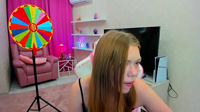 Snapshot of Strawberrye chatting on December 5, 2025, 3:27 am Strawberrye online show from December 5, 2025, 3:27 am