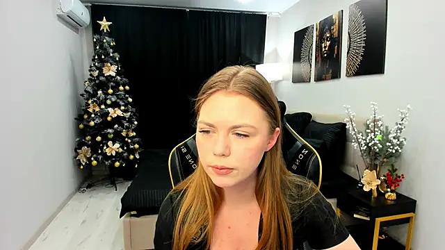 Snapshot of Strawberrye chatting on December 16, 2025, 3:22 am Strawberrye online show from December 16, 2025, 3:22 am