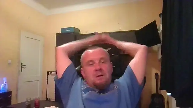 Snapshot of MrWhitePL chatting on June 4, 2026, 4:55 pm MrWhitePL online show from June 4, 2026, 4:55 pm