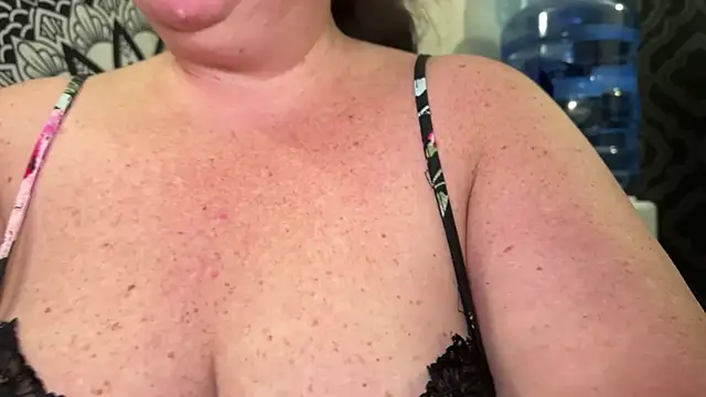 Miss Phat Booty online show from November 29, 2025, 3:39 am
