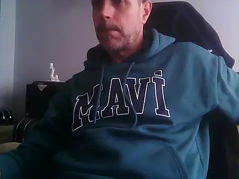 Snapshot of boran34 chatting on April 6, 2026, 3:57 pm boran34 online show from April 6, 2026, 3:57 pm