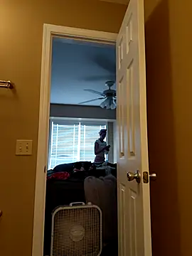 Snapshot of EVILYN chatting on September 26, 2025, 6:15 pm EVILYN online show from September 26, 2025, 6:15 pm