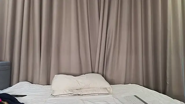 Snapshot of LucyNuty chatting on December 2, 2025, 5:53 am LucyNuty online show from December 2, 2025, 5:53 am