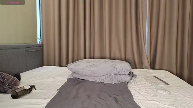 Snapshot of LucyNuty chatting on March 21, 2025, 8:50 am LucyNuty online show from March 21, 2025, 8:50 am