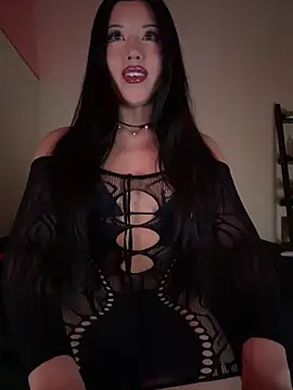 Amanita Bloom online show from September 14, 2025, 3:51 am