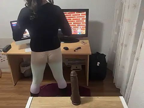 Snapshot of pinkgirls18 chatting on March 11, 2025, 11:44 am pinkgirls18 online show from March 11, 2025, 11:44 am