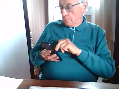 Snapshot of johnjohn622662 chatting on September 17, 2025, 3:25 pm johnjohn622662 online show from September 17, 2025, 3:25 pm