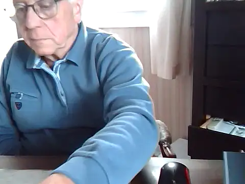 Snapshot of johnjohn622662 chatting on November 4, 2025, 11:14 am johnjohn622662 online show from November 4, 2025, 11:14 am